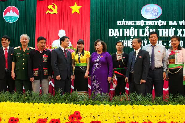 Ba Vì đẩy mạnh phát triển du lịch, chăm lo người sống người dân ảnh 1