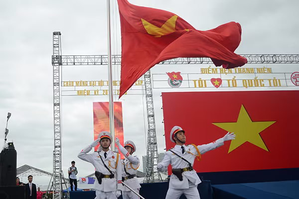 Thiêng liêng giây phút 12.000 người hát Quốc ca ảnh 2 Thiêng liêng giây phút 12.000 người hát Quốc ca ảnh 2