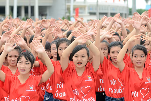 Thiêng liêng giây phút 12.000 người hát Quốc ca ảnh 9 Thiêng liêng giây phút 12.000 người hát Quốc ca ảnh 9