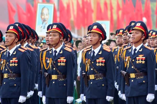 Chiến sỹ, đồng bào cùng hát Quốc ca sáng 2-9 ảnh 2 Chiến sỹ, đồng bào cùng hát Quốc ca sáng 2-9 ảnh 2