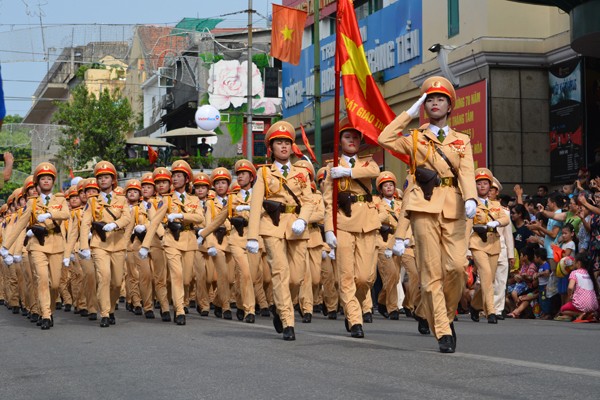 Những bông hồng xinh đẹp, mạnh mẽ tại Lễ diễu binh, diễu hành sáng 2-9 ảnh 11 Những bông hồng xinh đẹp, mạnh mẽ tại Lễ diễu binh, diễu hành sáng 2-9 ảnh 11