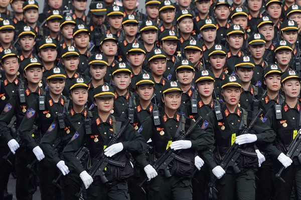 Những bông hồng xinh đẹp, mạnh mẽ tại Lễ diễu binh, diễu hành sáng 2-9 ảnh 6 Những bông hồng xinh đẹp, mạnh mẽ tại Lễ diễu binh, diễu hành sáng 2-9 ảnh 6