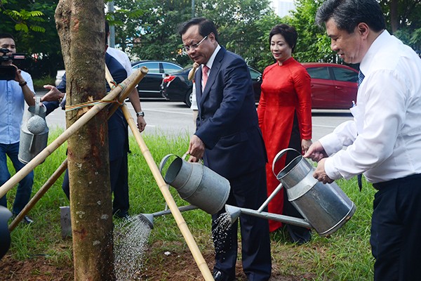 Hãy luôn ấp ủ ước mơ cao đẹp, khát khao cống hiến cho Tổ quốc ảnh 6 Hãy luôn ấp ủ ước mơ cao đẹp, khát khao cống hiến cho Tổ quốc ảnh 6