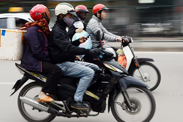 Người dân ùn ùn rời Thủ đô: "Biển người" ở bến xe ảnh 2 Người dân ùn ùn rời Thủ đô: "Biển người" ở bến xe ảnh 2