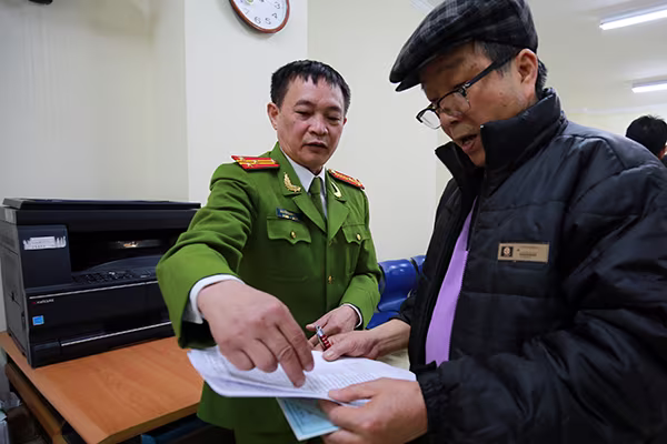 Hà Nội: Dễ dàng đăng ký thẻ căn cước công dân ảnh 3 Hà Nội: Dễ dàng đăng ký thẻ căn cước công dân ảnh 3