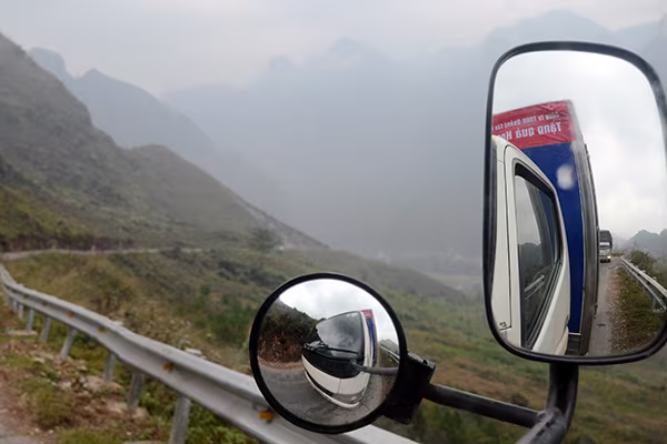 Mang chăn ấm đến với học sinh vùng cao biên giới Hà Giang ảnh 2 Mang chăn ấm đến với học sinh vùng cao biên giới Hà Giang ảnh 2