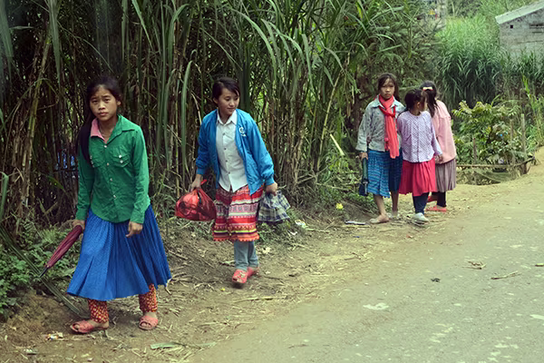Mang chăn ấm đến với học sinh vùng cao biên giới Hà Giang ảnh 3 Mang chăn ấm đến với học sinh vùng cao biên giới Hà Giang ảnh 3