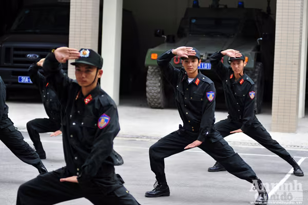 Cảnh sát Cơ động đặc nhiệm sẵn sàng bảo vệ Đại hội Đảng toàn quốc lần thứ XII ảnh 3 Cảnh sát Cơ động đặc nhiệm sẵn sàng bảo vệ Đại hội Đảng toàn quốc lần thứ XII ảnh 3