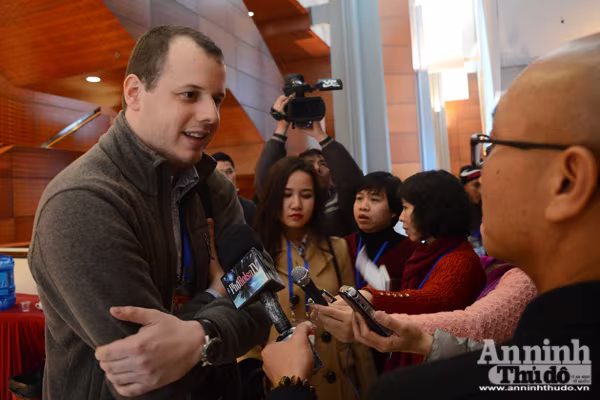 Xem các phóng viên tác nghiệp tại Đại hội Đảng toàn quốc lần thứ XII ảnh 6