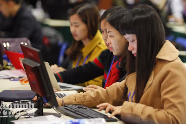 Xem các phóng viên tác nghiệp tại Đại hội Đảng toàn quốc lần thứ XII ảnh 8