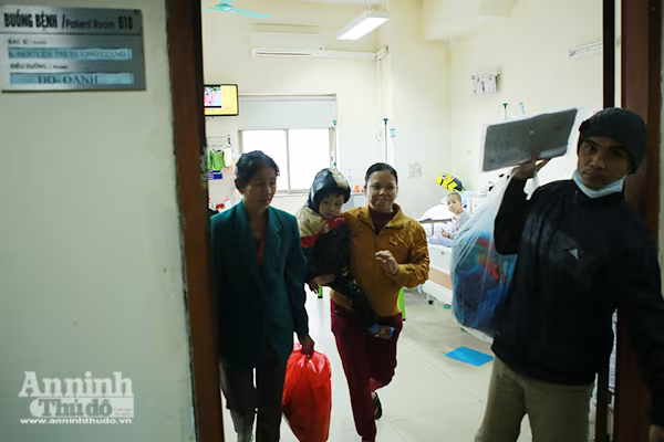 Cảm động chuyến xe tình nghĩa đưa bệnh nhân nhi về quê ăn tết ảnh 4 Cảm động chuyến xe tình nghĩa đưa bệnh nhân nhi về quê ăn tết ảnh 4