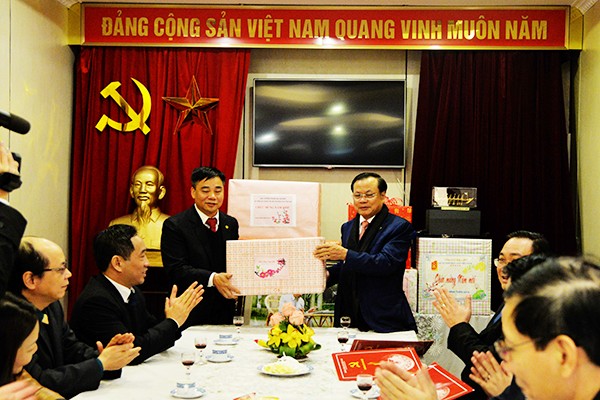 Lãnh đạo thành phố Hà Nội dâng hương tưởng nhớ Chủ tịch Hồ Chí Minh ảnh 3 Lãnh đạo thành phố Hà Nội dâng hương tưởng nhớ Chủ tịch Hồ Chí Minh ảnh 3