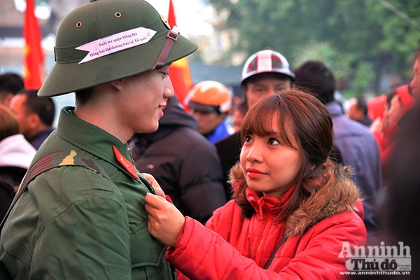 Tuổi trẻ Thủ đô náo nức lên đường thực hiện nghĩa vụ thiêng liêng với Tổ quốc ảnh 6 Tuổi trẻ Thủ đô náo nức lên đường thực hiện nghĩa vụ thiêng liêng với Tổ quốc ảnh 6