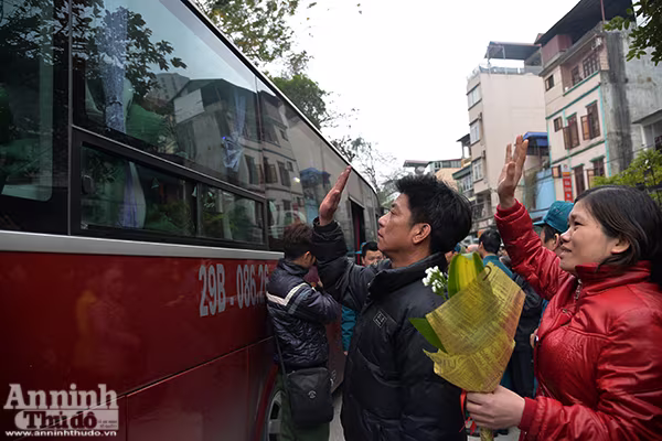 Tuổi trẻ Thủ đô náo nức lên đường thực hiện nghĩa vụ thiêng liêng với Tổ quốc ảnh 14 Tuổi trẻ Thủ đô náo nức lên đường thực hiện nghĩa vụ thiêng liêng với Tổ quốc ảnh 14