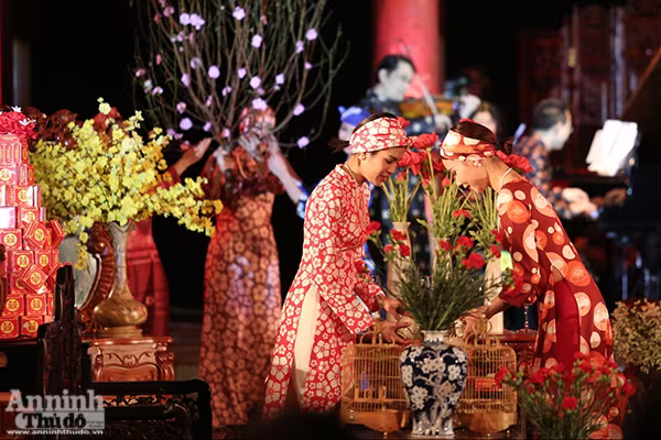 Ngất ngây với hình ảnh người phụ nữ Việt Nam trong tà áo dài tuyệt đẹp ảnh 5 Ngất ngây với hình ảnh người phụ nữ Việt Nam trong tà áo dài tuyệt đẹp ảnh 5