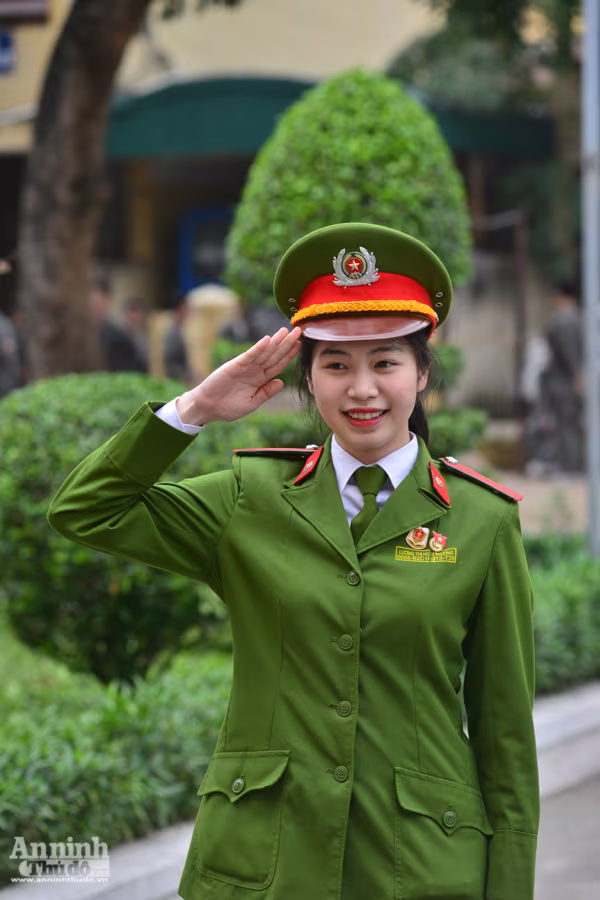 Chân dung nữ sinh cảnh sát xinh đẹp nổi tiếng với đòn võ "cắt kéo" hạ 3 đối thủ   ảnh 1 Chân dung nữ sinh cảnh sát xinh đẹp nổi tiếng với đòn võ "cắt kéo" hạ 3 đối thủ   ảnh 1