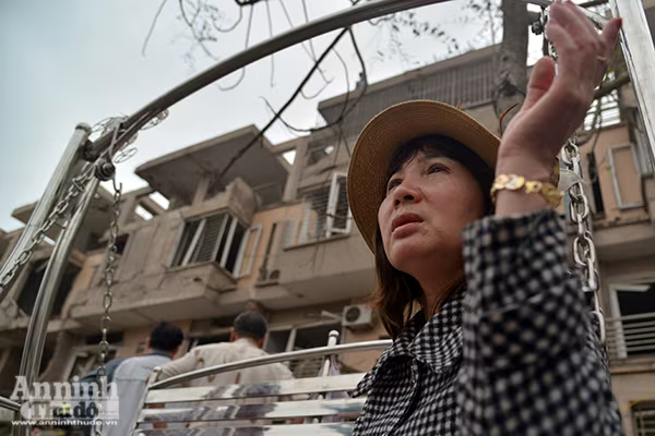 Khẩn trương ổn định cuộc sống người dân sau vụ nổ ở khu đô thị Văn Phú, Hà Nội ảnh 9