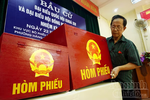 Hà Nội rực rỡ cờ hoa, náo nức chờ đón ngày hội non sông ảnh 5 Hà Nội rực rỡ cờ hoa, náo nức chờ đón ngày hội non sông ảnh 5