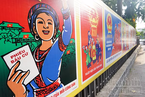 Hà Nội rực rỡ cờ hoa, náo nức chờ đón ngày hội non sông ảnh 13 Hà Nội rực rỡ cờ hoa, náo nức chờ đón ngày hội non sông ảnh 13