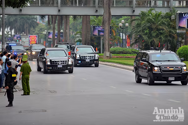 Xem Công an Hà Nội đảm bảo an ninh, an toàn phục vụ lễ đón chính thức Tổng thống Obama ảnh 5 Xem Công an Hà Nội đảm bảo an ninh, an toàn phục vụ lễ đón chính thức Tổng thống Obama ảnh 5