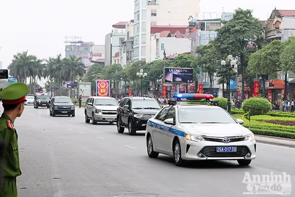 Xem Công an Hà Nội đảm bảo an ninh, an toàn phục vụ lễ đón chính thức Tổng thống Obama ảnh 6 Xem Công an Hà Nội đảm bảo an ninh, an toàn phục vụ lễ đón chính thức Tổng thống Obama ảnh 6