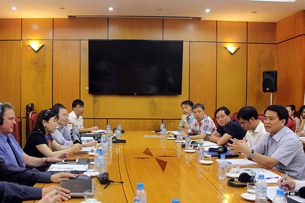 Hà Nội lắp đặt hệ thống quan trắc hiện đại để cảnh báo ô nhiễm môi trường ảnh 1