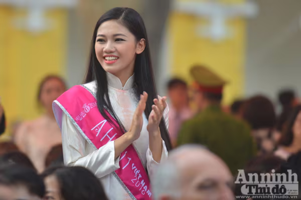 Ngắm nữ sinh Hà Nội rạng ngời trong ngày khai giảng ảnh 2 Ngắm nữ sinh Hà Nội rạng ngời trong ngày khai giảng ảnh 2