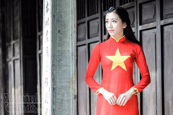 Điệu đà thiếu nữ Hà Nội đi chợ Trung thu phố cổ  ảnh 9