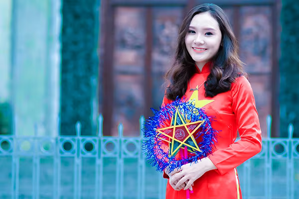 Điệu đà thiếu nữ Hà Nội đi chợ Trung thu phố cổ  ảnh 5