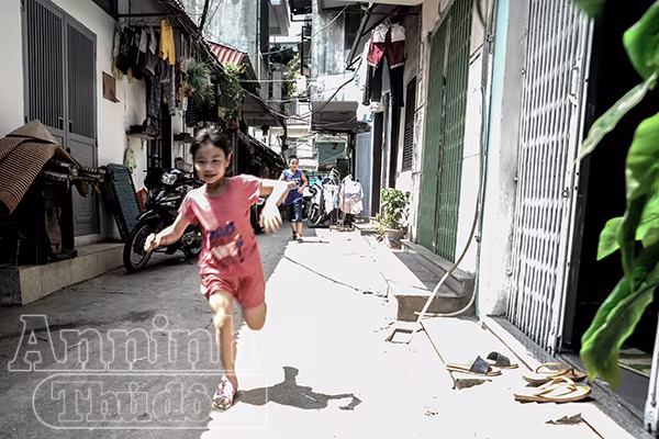 Hà Nội: Nhà đang ở bỗng trôi tuột xuống sông Hồng ảnh 10 Hà Nội: Nhà đang ở bỗng trôi tuột xuống sông Hồng ảnh 10