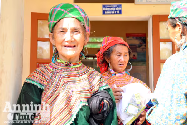 Tình người ấm áp ở Nà Hẩu ngày đông ảnh 11 Tình người ấm áp ở Nà Hẩu ngày đông ảnh 11