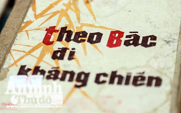 Tìm lại ký ức Hà Nội xưa qua những cuốn sách nhuốm màu thời gian ảnh 4 Tìm lại ký ức Hà Nội xưa qua những cuốn sách nhuốm màu thời gian ảnh 4