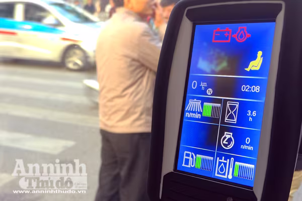 Cận cảnh xe quét đường, hút bụi hiện đại tiền tỷ ở Hà Nội ảnh 4 Cận cảnh xe quét đường, hút bụi hiện đại tiền tỷ ở Hà Nội ảnh 4