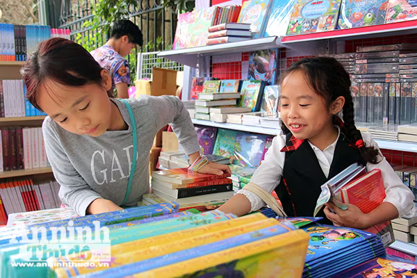 Hà Nội: Phố Sách Xuân Đinh Dậu đạt doanh thu trên 7 tỷ đồng ảnh 3 Hà Nội: Phố Sách Xuân Đinh Dậu đạt doanh thu trên 7 tỷ đồng ảnh 3
