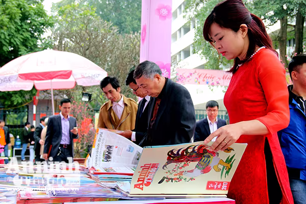 Hà Nội: Phố Sách Xuân Đinh Dậu đạt doanh thu trên 7 tỷ đồng ảnh 6 Hà Nội: Phố Sách Xuân Đinh Dậu đạt doanh thu trên 7 tỷ đồng ảnh 6