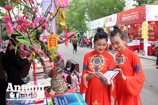 Hà Nội: Phố Sách Xuân Đinh Dậu đạt doanh thu trên 7 tỷ đồng ảnh 7 Hà Nội: Phố Sách Xuân Đinh Dậu đạt doanh thu trên 7 tỷ đồng ảnh 7