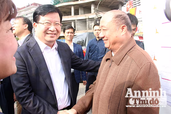 Hình ảnh tuyến phố cực đẹp nếu thay thế đê đất bằng đê bê tông ảnh 9 Hình ảnh tuyến phố cực đẹp nếu thay thế đê đất bằng đê bê tông ảnh 9