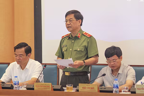 Cán bộ, công chức phải làm gương, chấp hành nghiêm pháp luật ảnh 1 Cán bộ, công chức phải làm gương, chấp hành nghiêm pháp luật ảnh 1