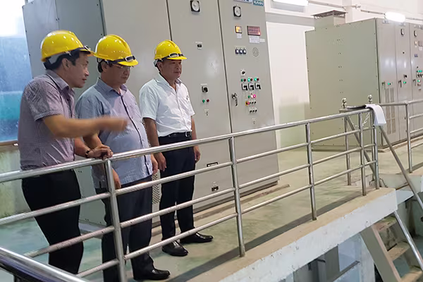 Phó Chủ tịch UBND TP Hà Nội thị sát, kiểm tra công tác thoát nước sau mưa lớn ảnh 1