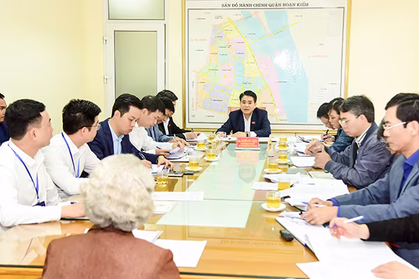 Chủ tịch UBND TP Hà Nội tiếp công dân định kỳ tại quận Hoàn Kiếm ảnh 1 Chủ tịch UBND TP Hà Nội tiếp công dân định kỳ tại quận Hoàn Kiếm ảnh 1