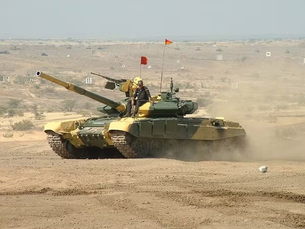 Ấn Độ quyết định mua gần 700 xe tăng T-90S của Nga ảnh 1 Ấn Độ quyết định mua gần 700 xe tăng T-90S của Nga ảnh 1