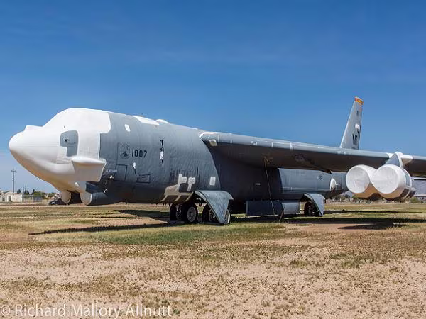 Mỹ đưa siêu pháo đài bay B-52H từ “nghĩa địa” trở lại hoạt động ảnh 1 Mỹ đưa siêu pháo đài bay B-52H từ “nghĩa địa” trở lại hoạt động ảnh 1