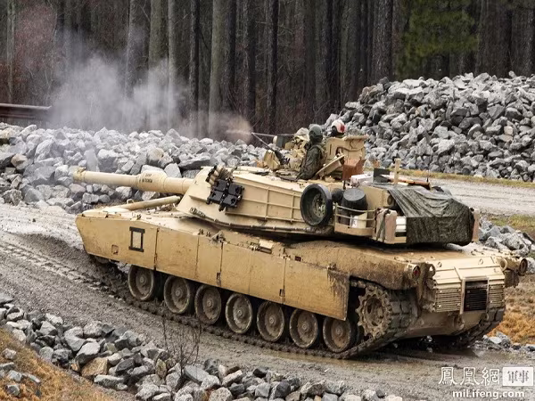 Cận cảnh siêu tăng M1-A1 Abrams huấn luyện bắn đạn phá giáp ảnh 6 Cận cảnh siêu tăng M1-A1 Abrams huấn luyện bắn đạn phá giáp ảnh 6