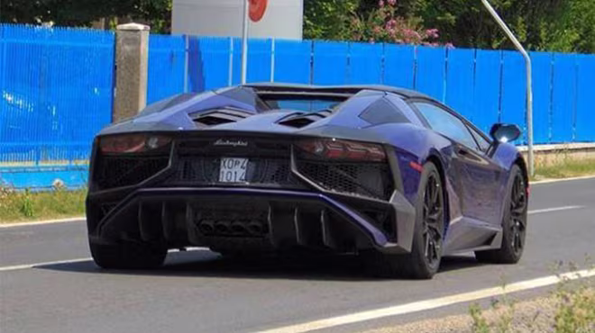 Đếm ngược thời điểm ra mắt Lamborghini Aventador SV Roadste ảnh 5 Đếm ngược thời điểm ra mắt Lamborghini Aventador SV Roadste ảnh 5