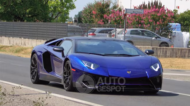 Đếm ngược thời điểm ra mắt Lamborghini Aventador SV Roadste ảnh 3 Đếm ngược thời điểm ra mắt Lamborghini Aventador SV Roadste ảnh 3