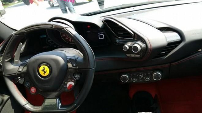 Ferrari 488 Spider bất ngờ lộ diện trước ngày ra mắt ảnh 3 Ferrari 488 Spider bất ngờ lộ diện trước ngày ra mắt ảnh 3