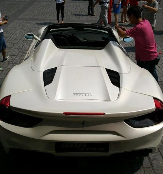 Ferrari 488 Spider bất ngờ lộ diện trước ngày ra mắt ảnh 5 Ferrari 488 Spider bất ngờ lộ diện trước ngày ra mắt ảnh 5