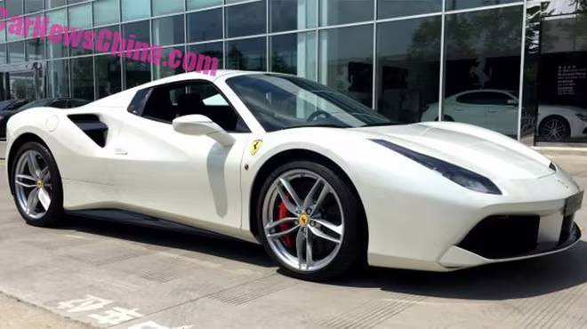 Ferrari 488 Spider bất ngờ lộ diện trước ngày ra mắt ảnh 1 Ferrari 488 Spider bất ngờ lộ diện trước ngày ra mắt ảnh 1