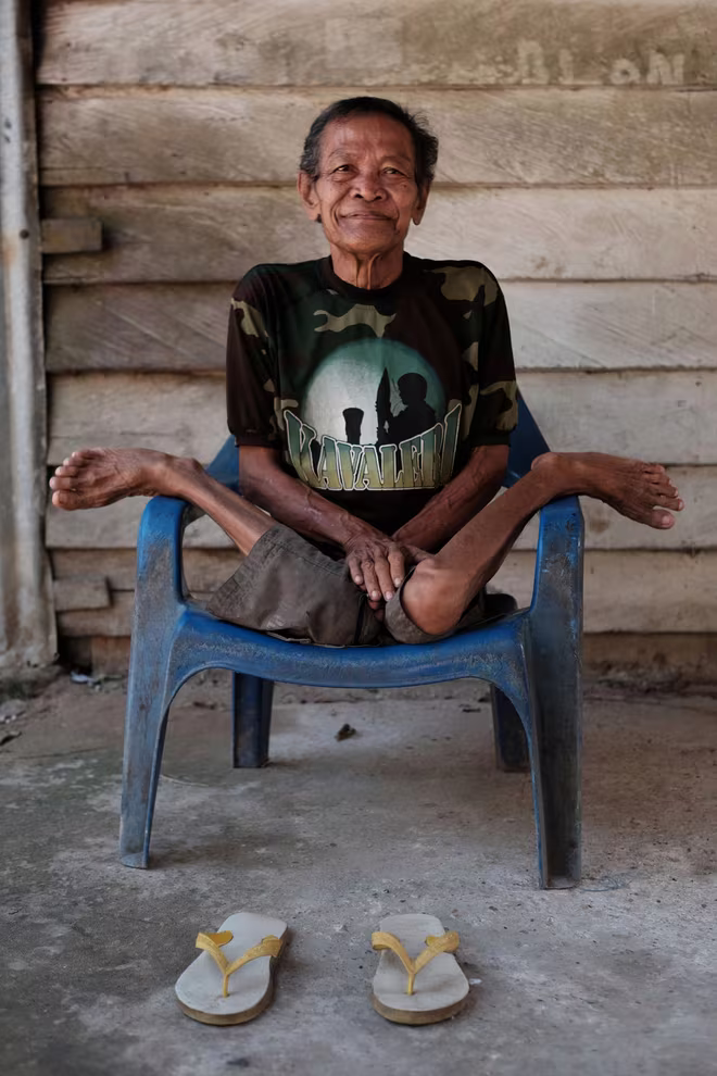 Khó tin xem ông già U70 uốn dẻo như kẹo kéo ảnh 2