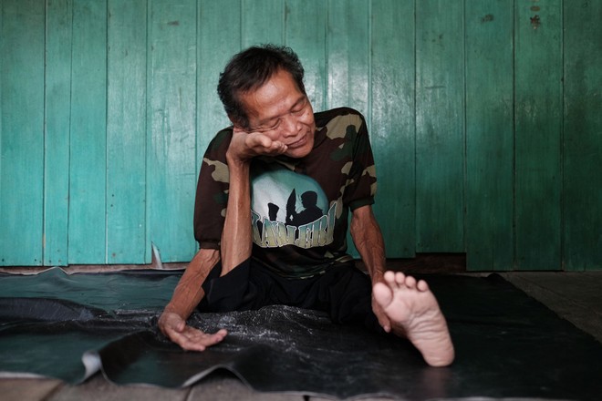 Khó tin xem ông già U70 uốn dẻo như kẹo kéo ảnh 4 Khó tin xem ông già U70 uốn dẻo như kẹo kéo ảnh 4